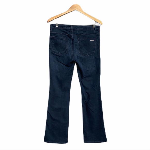 NWT Michael Kors Dark Rinse Bootcut Denim Size 8
… - Picture 2 of 7